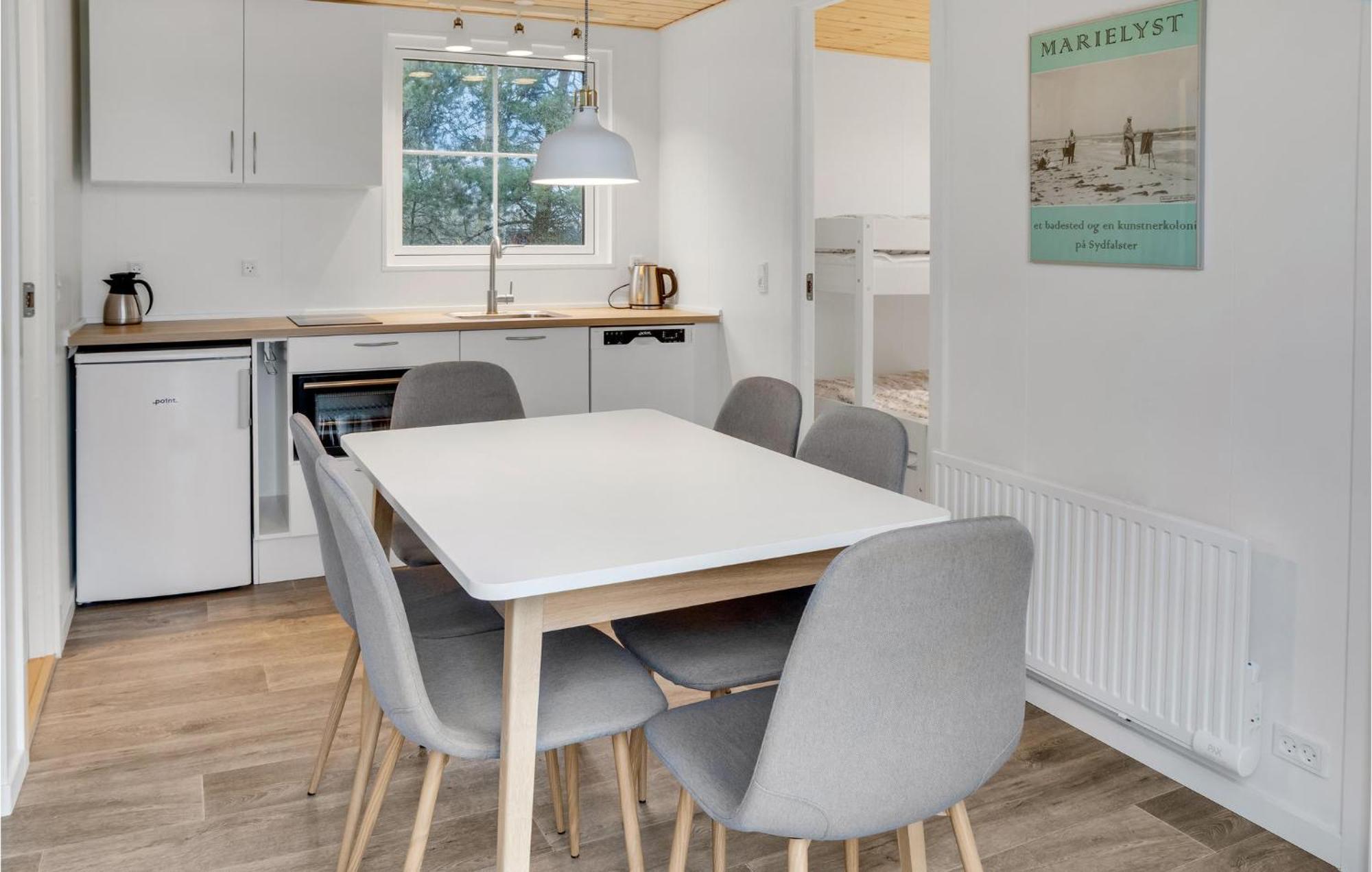 2 Bedroom Nice Apartment In Vaeggerlose Bøtø By エクステリア 写真