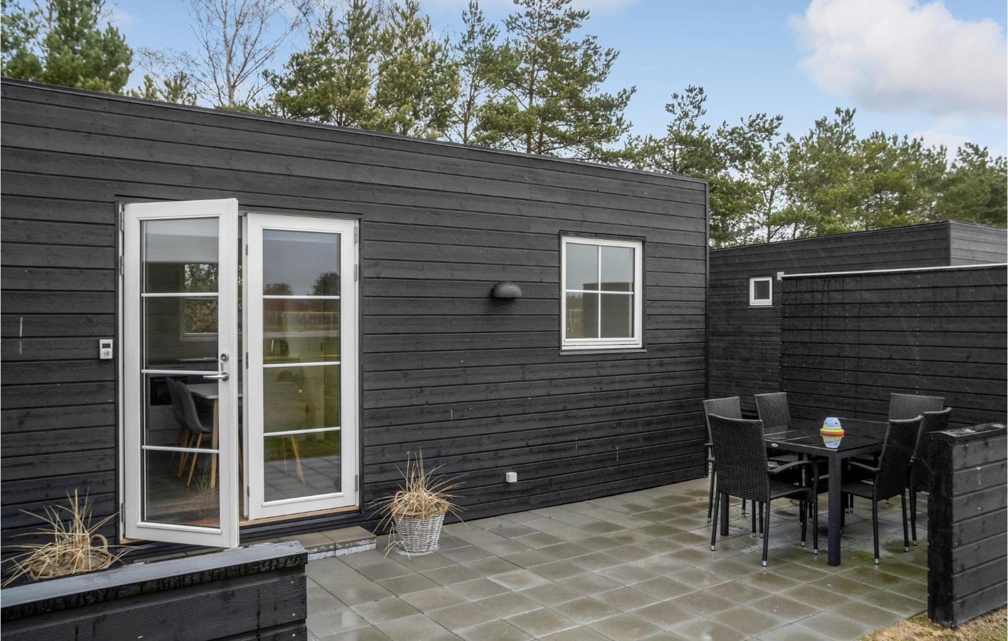 2 Bedroom Nice Apartment In Vaeggerlose Bøtø By エクステリア 写真